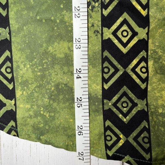 Lightweight Green And Black Blouse by Miss Look - Picture 6 of 10